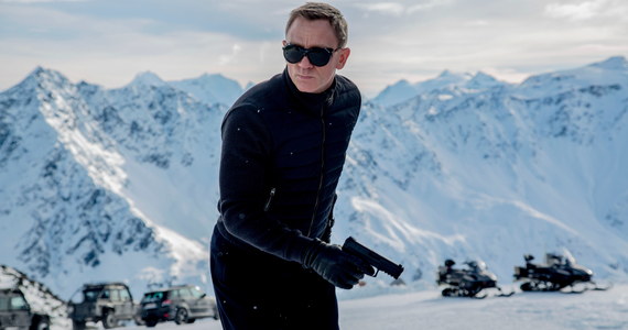 A jednak - brytyjski aktor Daniel Craig potwierdził, że ponownie wcieli się na ekranie w rolę Jamesa Bonda. Dotychczas w mediach pojawiły się pogłoski na temat powrotu Craiga na plan kolejnych filmów o agencie 007.  