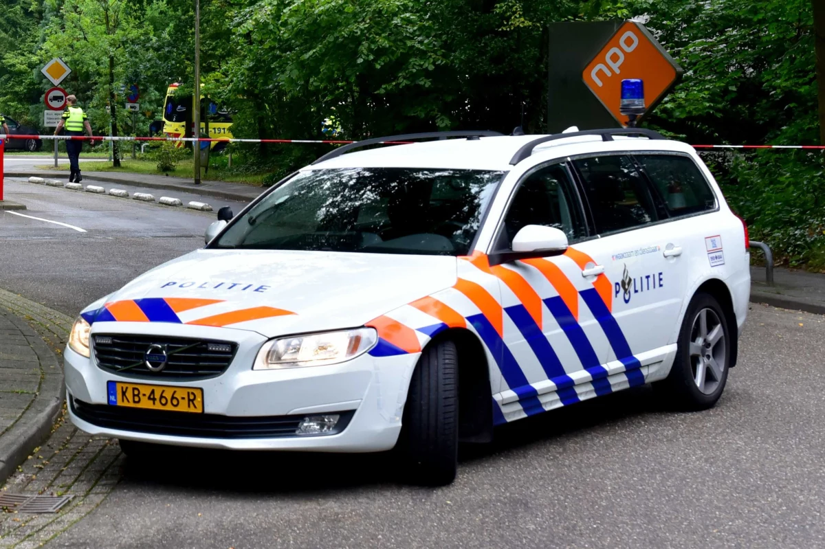 Holenderska policja zatrzymała w czwartek mężczyznę, który przez około półtorej godziny przetrzymywał kobietę jako zakładniczkę. Do incydentu doszło w budynku radia w mieście Hilversum pod Amsterdamem, w środkowej Holandii. Kobieta jest już bezpieczna.