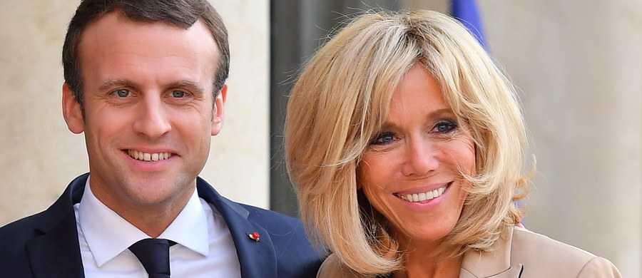 "Jedyna wada Emmanuela to fakt, że jest ode mnie młodszy!" - tak mówi o swoim mężu 64-letnia Pierwsza Dama Francji. W pierwszym wywiadzie udzielonym od czasu wprowadzenia się do Pałacu Elizejskiego Brigitte Macron sugeruje, że decyzja o wyjściu za mąż za mężczyznę, od którego jest starsza o ćwierć wieku, nie była łatwa.