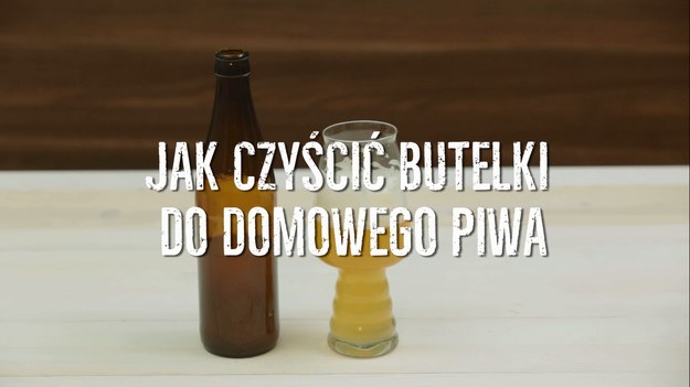 Powtórne używanie szklanych butelek to nie tylko oszczędność, ale i ekologia. Jeśli w domu przygotowujecie domowe piwo czy inne napoje, spróbujcie użyć ponownie starych butelek! Jedyne, co trzeba wcześniej zrobić, to wyczyścić odpowiednio butelki - tak, by były doskonale czyste. Jak to zrobić? Zobaczcie!