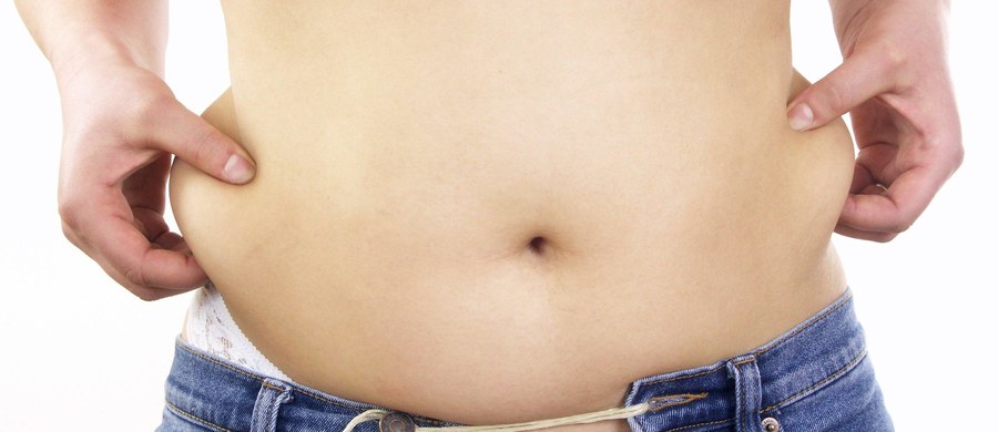 Coraz więcej osób zmaga się z otyłością. Dziś to choroba cywilizacyjna. Jak pozbyć się zbędnego tłuszczu? Przede wszystkim nie zapominajmy, że zabiegowa redukcja tkanki tłuszczowej powinna być połączona z odpowiednią dietą i aktywnością fizyczną.