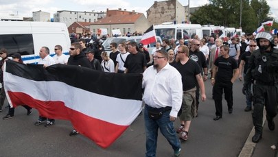Niemcy: Marsz neonazistów w 30. rocznicę śmierci Rudolfa Hessa