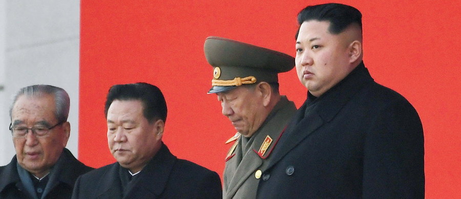 ​Korea Północna zagroziła w niedzielę "bezlitosnym uderzeniem" w odpowiedzi na manewry wojsk USA i Korei Południowej, które rozpoczną się w poniedziałek. Pjongjang nazwał je "ryzykanckim zachowaniem", mogącym spowodować wojnę nuklearną - podaje w CNN.