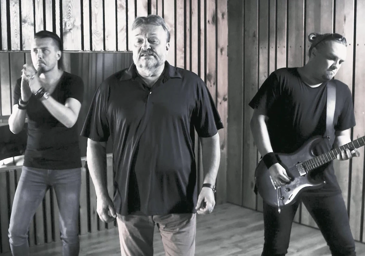 "Gra o wszystko" zespołu Cugowscy to oficjalny hymn Mistrzostw Europy w piłce siatkowej mężczyzn Lotto Eurovolley Poland 2017. Impreza staruje 24 sierpnia! Koniecznie zobaczcie teledysk i zacznijcie już ćwiczyć tekst piosenki!  