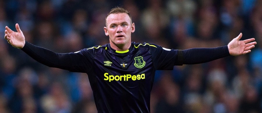 ​Angielski piłkarz Wayne Rooney zakończył reprezentacyjną karierę. 31-latek w drużynie narodowej wystąpił 119 razy i zdobył 53 bramki. Więcej spotkań na koncie ma tylko legendarny bramkarz Peter Shilton - 125, a goli nikt nie strzelił więcej.