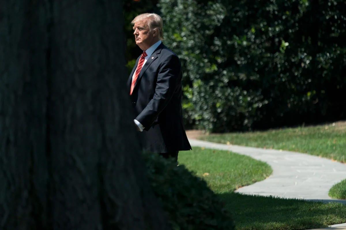 Prezydent USA Donald Trump podczas wystąpienia w Arizonie zagroził, że doprowadzi do zawieszenia (tzw. shutdown) prac rządu, jeśli nie otrzyma funduszy na mur na granicy z Meksykiem - pisze dziennik "The Hill". Giełdy i dolar zareagowały spadkami.