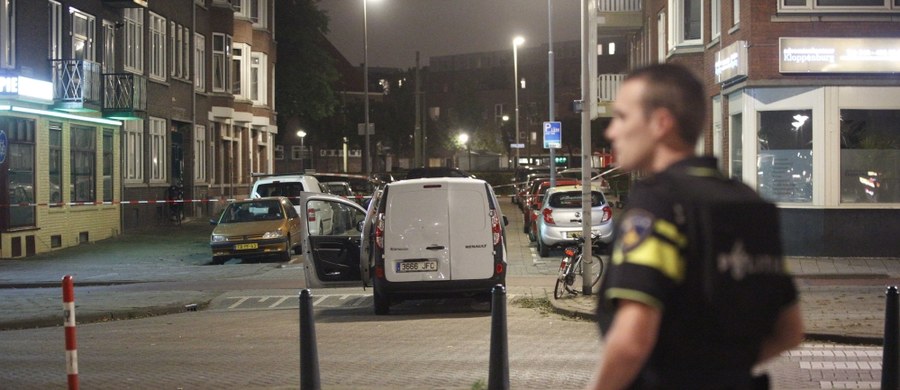 ​Holenderska policja zatrzymała drugą osobę w związku z alarmem terrorystycznym w Rotterdamie. Przed salą koncertową znaleziono furgonetkę wyładowaną butlami gazu.