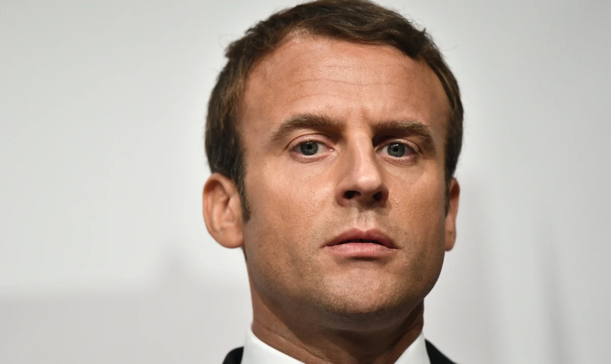 26 tys. euro zapłacono przez pierwsze trzy miesiące prezydentury Emmanuela Macrona makijażystce, która dba o jego dobry wygląd - podał w czwartek francuski tygodnik "Le Point". To i tak mniej, niż kosztowała osobista makijażystka Francois Hollande'a.