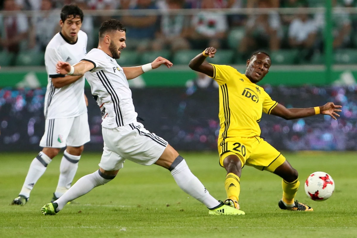 Piłkarze Legii Warszawa bezbramkowo zremisowali na wyjeździe z mołdawskim Szeriffem Tyraspol w rewanżowym meczu czwartej, ostatniej rundy eliminacji Ligi Europejskiej i odpadli z rozgrywek. W pierwszym meczu w Warszawie padł remis 1:1.
