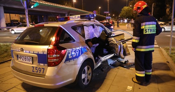​Dwaj policjanci eskortujący kolumnę sekretarza generalnego NATO Jensa Stoltenberga, ranni w wypadku w Warszawie, noc spędzili w szpitalu. Jak usłyszał nasz reporter w komendzie stołecznej, wstępnie zdiagnozowano u nich ogólne potłuczenia. 