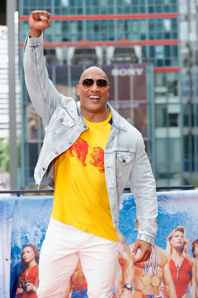 ​Dwayne "The Rock" Johnson publicznie pochwalił małego chłopca, który uratował swojego brata za pomocą... ruchów podpatrzonych w filmie gwiazdora - "San Andreas" (2015).