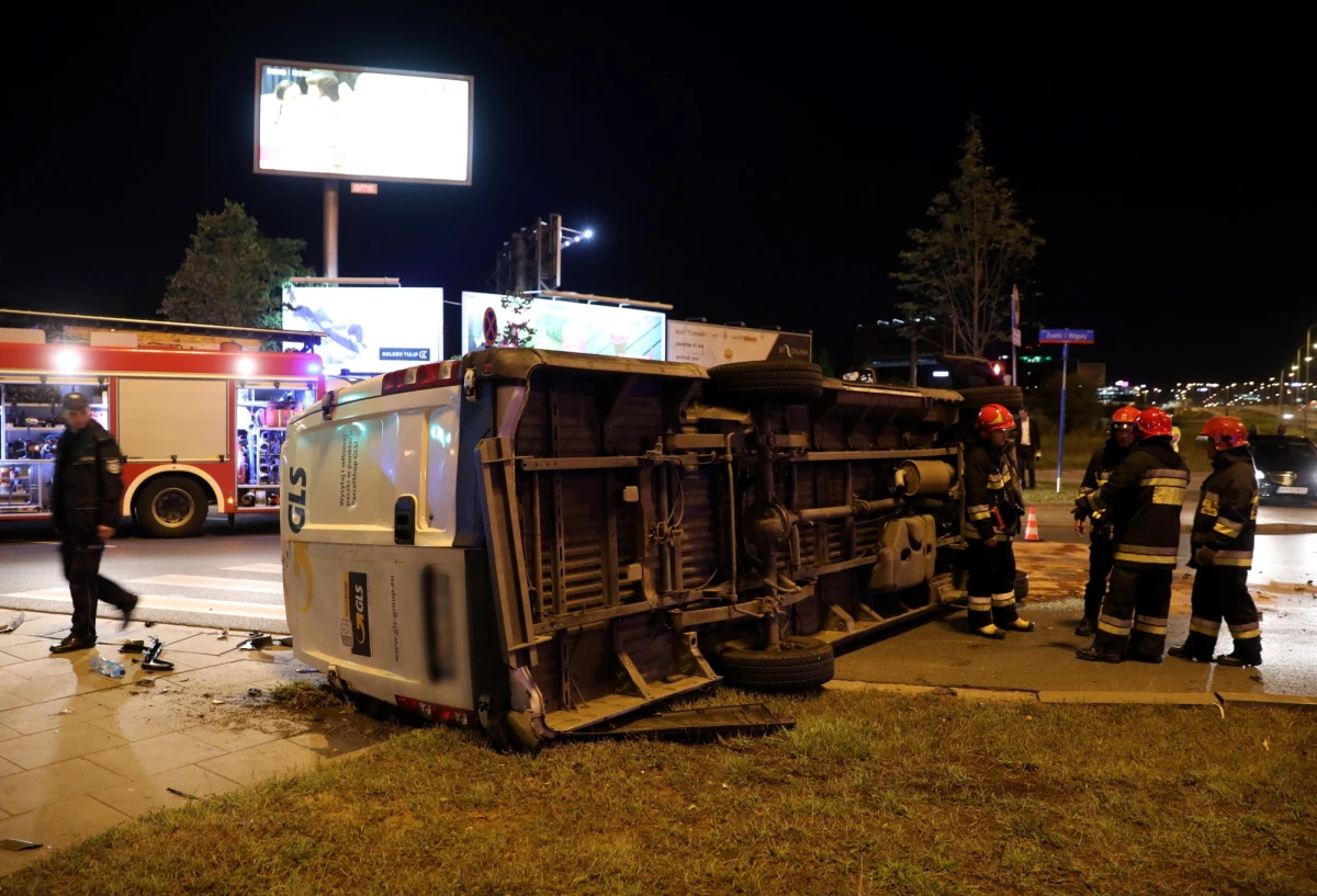 Prokuratura Rejonowa Warszawa-Ochota wszczęła śledztwo w sprawie zderzenia policyjnego radiowozu eskortującego kolumnę BOR wiozącą szefa NATO Jensa Stoltenberga. W sprawie są przesłuchiwani m.in. świadkowie wypadku. 