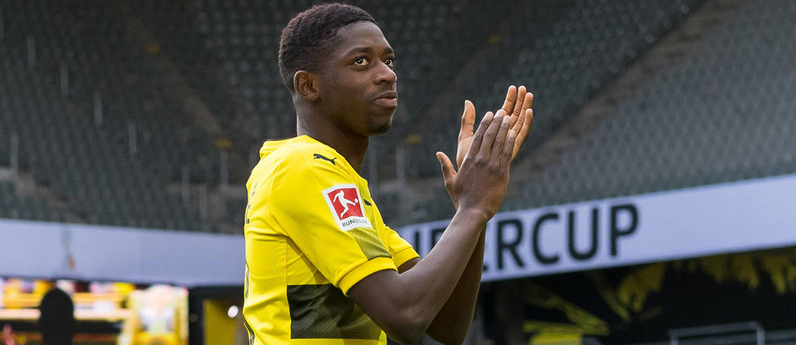 ​Przejście Ousmane Dembele z Borussii Dortmund do Barcelony zostało prawie sfinalizowane - poinformowały kluby. Jak podają media kwota transferu wyniesie 105 mln euro i może wzrosnąć o kolejne 42 mln. 20-letni francuski piłkarz był ostatnio zawieszony za niesubordynację.