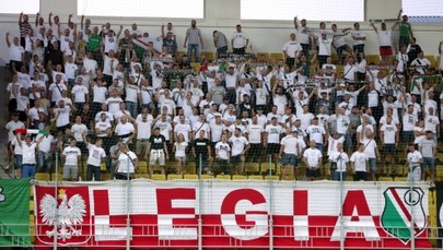 Legia Warszawa ukarana przez UEFA za pirotechnikę i kontrowersyjny baner na meczu z Tyraspolem
