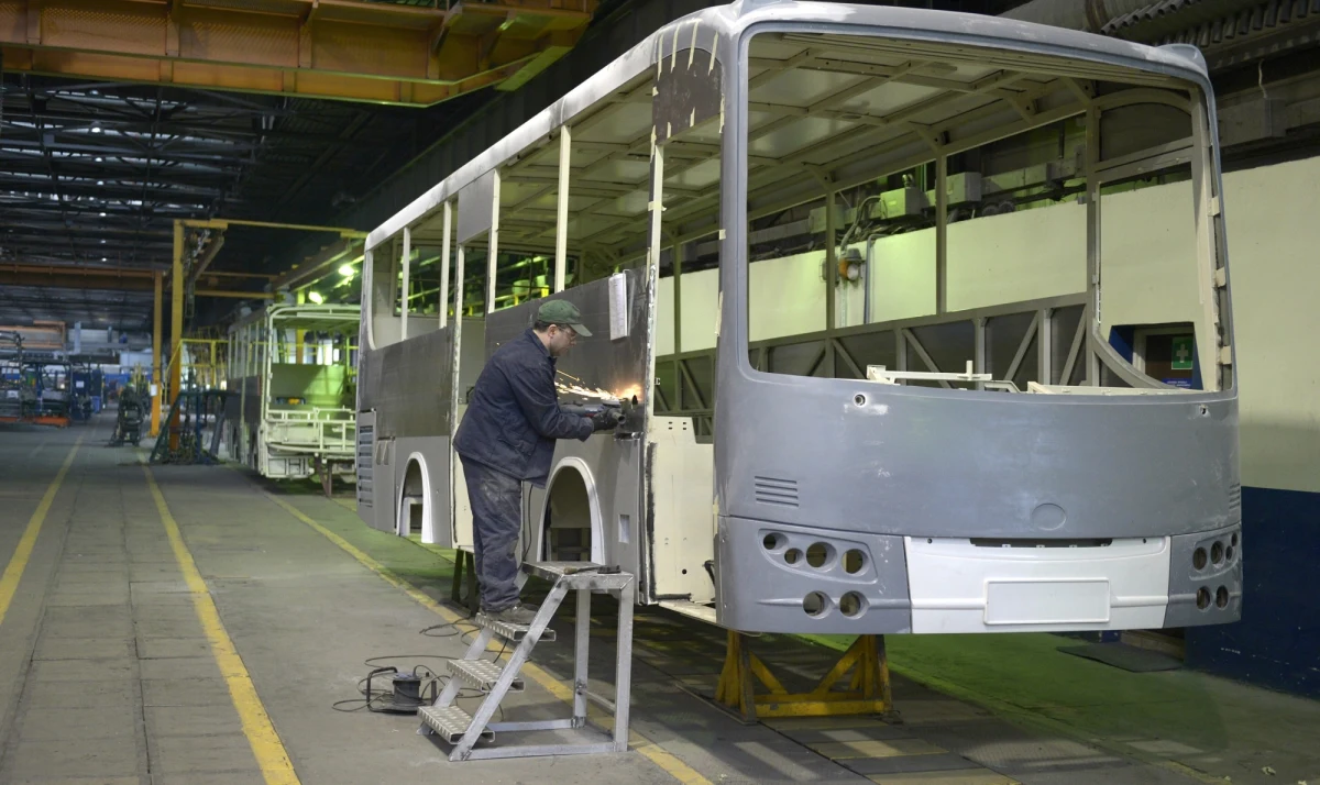 „Zajście związane z przetargiem dla MON nie stanowi zagrożenia dla przyszłości spółki Autosan Sp. z o.o.” – podkreśla w najnowszym komunikacie Polska Grupa Zbrojeniowa. Jak ujawniliśmy kilka dni temu, sanocka firma straciła szansę na start w przetargu, bo dyrektor sprzedaży spóźnił się 20 minut ze złożeniem oferty. 