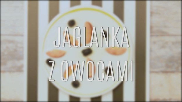 Jaglanka, podobnie jak owsianka, staje się już stałą pozycją w śniadaniowym menu Polaków - na nowo odkrywamy kaszę jaglaną, która przez długie lata nie cieszyła się uznaniem. To zdrowa, dietetyczna kasza z łuskanego prosa, która idealnie nadaje się do przyrządzania sycących, aromatycznych potraw, świetnie sprawdza się również jako dodatek do gulaszów i mięsnych czy warzywnych potrawek. Jaglanka z owocami to doskonały pomysł również na drugie śniadanie - zobaczcie, jak ją przygotować, by jej smak zachwycił każdego!