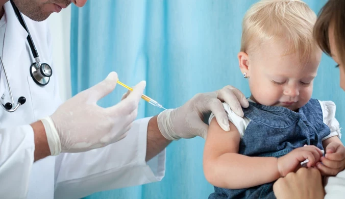 Coraz więcej ludzi unika szczepień ochronnych. Niepokojące dane