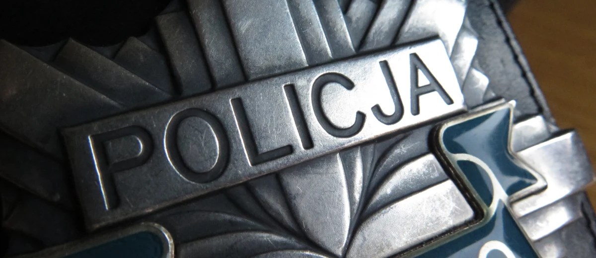 Policja z Suwałk zatrzymała 18-latka, który może mieć związek ze sprawą zaginięcia 14-latki. Dziewczynkę wczoraj znaleziono w piwnicy jednego z bloków na Osiedlu Północ. Teraz jest pod opieką lekarzy. 