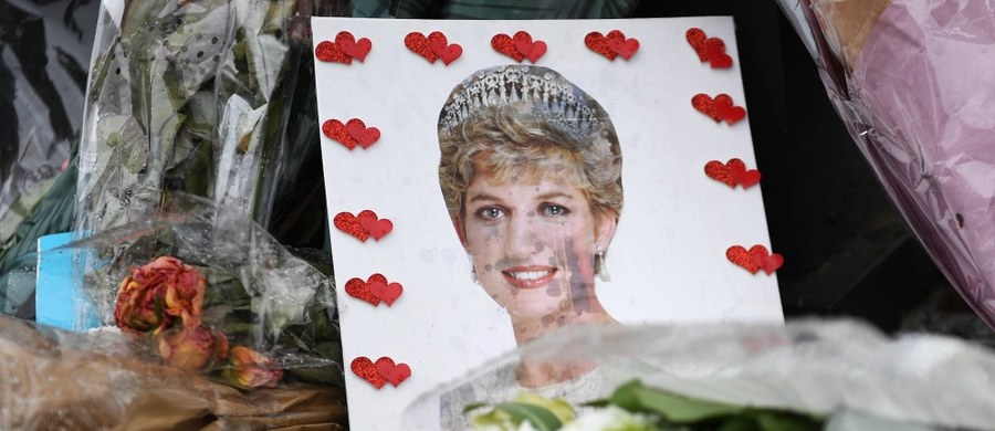 ​Brytyjskie media publikują wywiad z francuskim strażakiem, który usiłował reanimować księżną Dianę. Matka Williama i Harry’ego zginęła w wypadku samochodowym w Paryżu. Dziś mija 20. rocznica jej śmierci.