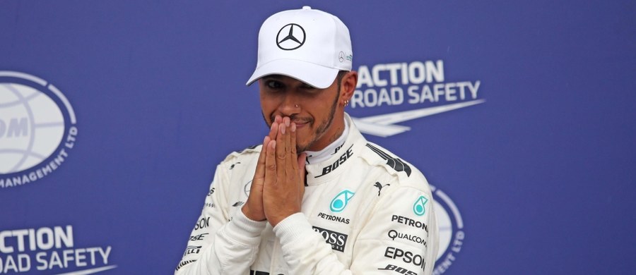 Brytyjczyk Lewis Hamilton z zespołu Mercedes GP po raz 69. w karierze wygrał kwalifikacje do wyścigu Formuły 1. W niedzielę wystartuje z pierwszej linii do Grand Prix Włoch na torze Monza. Tydzień temu w Belgii Hamilton wyrównał rekord pole position Niemca Michaela Schumachera.