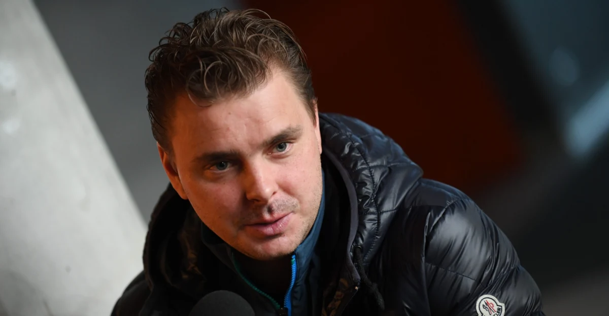 Tenisiści Marcin Matkowski i Lucie Hradecka awansowali do 1/8 finału miksta w wielkoszlemowym US Open. Rozstawiony z "ósemką" polsko-czeski duet pokonał w pierwszej rundzie nowojorskiej imprezy reprezentantów gospodarzy Liezel Huber i Danny'ego Thomasa 6:4, 6:4.