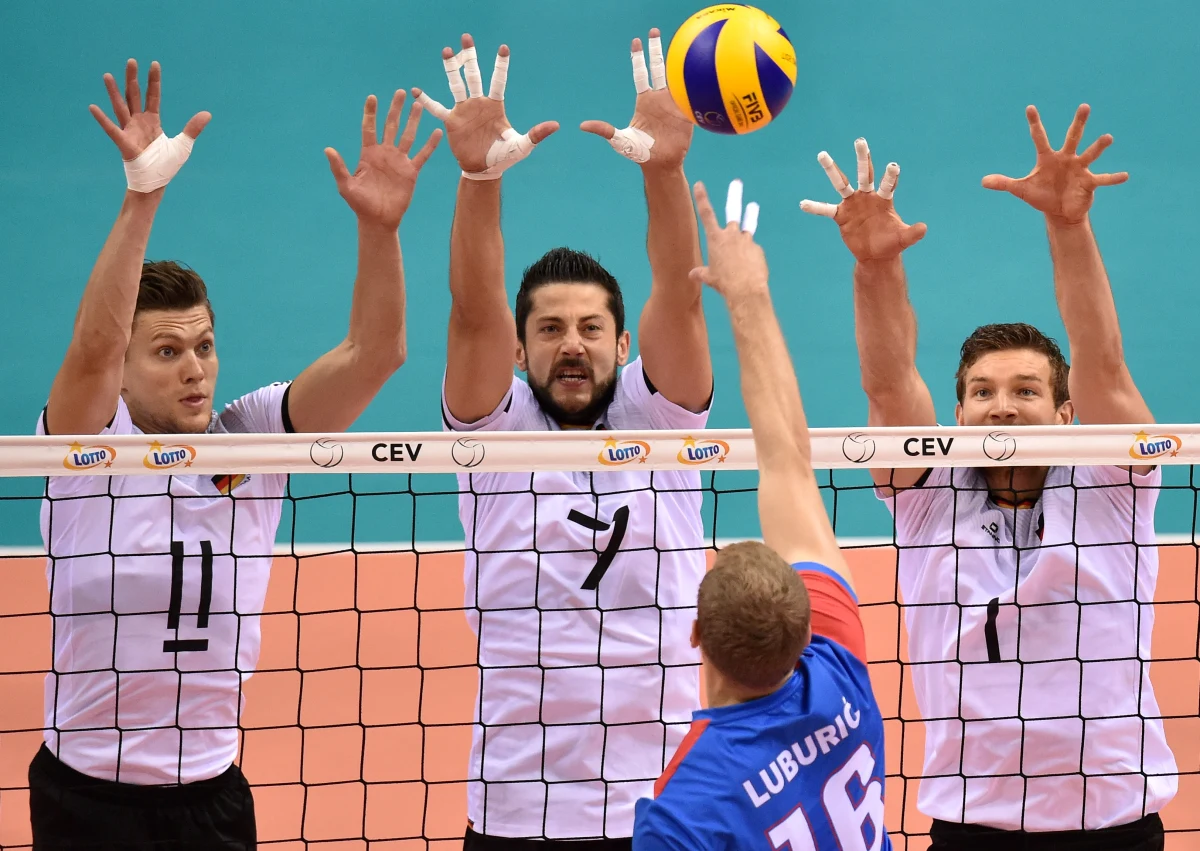 Niespodzianka w półfinale mistrzostw Europy siatkarzy! W krakowskiej Tauron Arenie Niemcy pokonali faworyzowanych Serbów 3:2, choć przegrywali już 0:2 w setach!