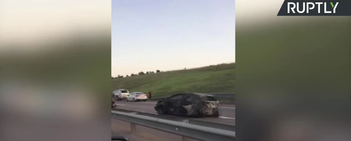 28 pojazdów uczestniczyło w karambolu, do którego doszło na autostradzie w rejonie Woroneża w Rosji. Wypadek spowodował kierowca samochodu ciężarowego, który z impetem najechał na osobówki. 