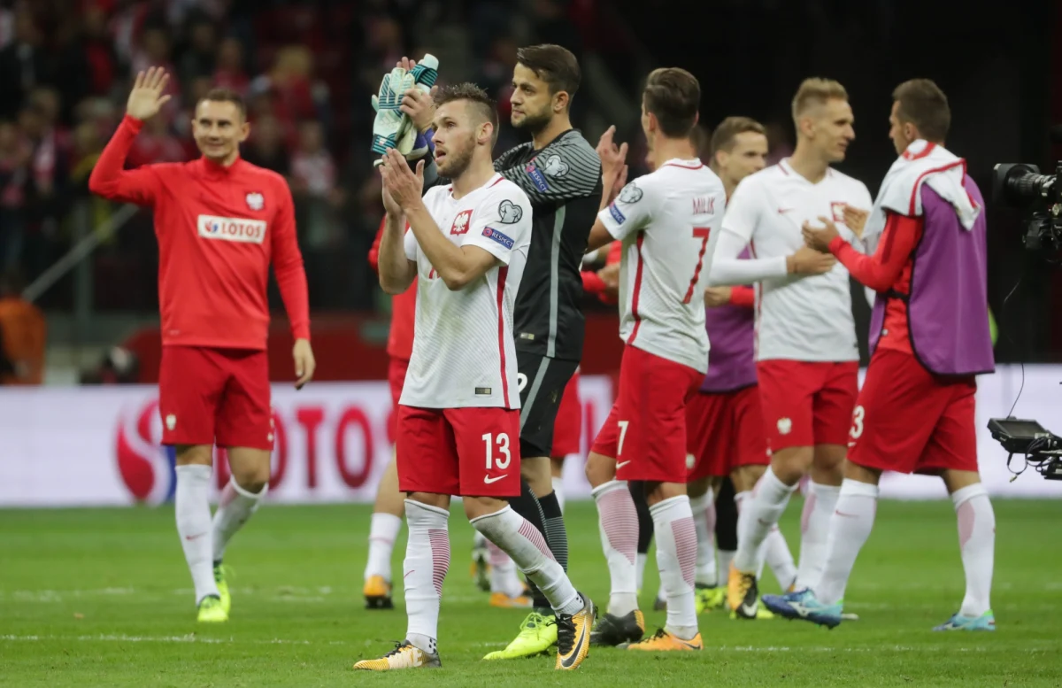 "Nasz grupowy horror, z Polską w roli głównej, trwa" - skomentowały duńskie media wieczorną wygraną biało-czerwonych z Kazachstanem 3:0 w eliminacjach piłkarskich mistrzostw świata. Duńczycy tylko przez kilka godzin mogli się cieszyć prowadzeniem w grupie.