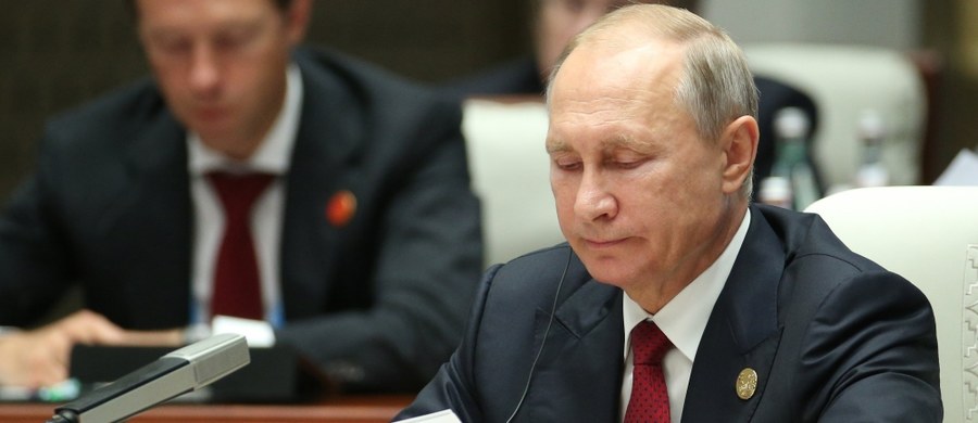Prezydent Rosji Władimir Putin zapowiedział, że jego kraj zaskarży do sądu decyzję USA o ograniczeniu dostępu do rosyjskich obiektów dyplomatycznych. Dodał, że MSZ Rosji otrzyma od niego stosowne polecenie.