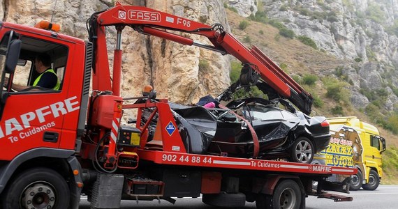 Do tragicznego wypadku doszło rano w Hiszpanii na drodze N1 w miejscowości Pancorbo. Ciężarówka, prowadzona przez polskiego kierowcę zderzyła się tam z samochodem osobowym, którym podróżowali turyści z Francji. Zginęły dwie kobiety i troje dzieci – członkowie jednej rodziny. 