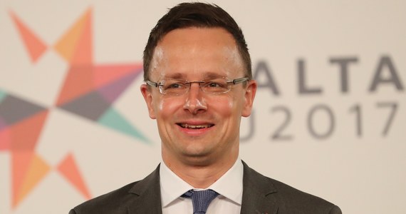 ​Minister spraw zagranicznych Węgier Peter Szijjarto oświadczył w wywiadzie dla austriackiej gazety "Wiener Zeitung", że Węgry z pewnością zablokowałyby sankcje przeciwko Polsce związane ze sporem o praworządność, gdyby Unia Europejska chciała je nałożyć.
