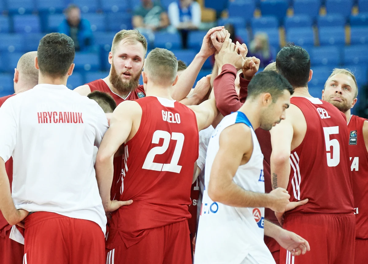 Polscy koszykarze przegrali w Helsinkach z Grecją 77:95 (29:23, 14:26, 24:21, 10:25) w swoim ostatnim meczu w grupie A i odpadli z mistrzostw Europy. To czwarta porażka biało-czerwonych w turnieju.