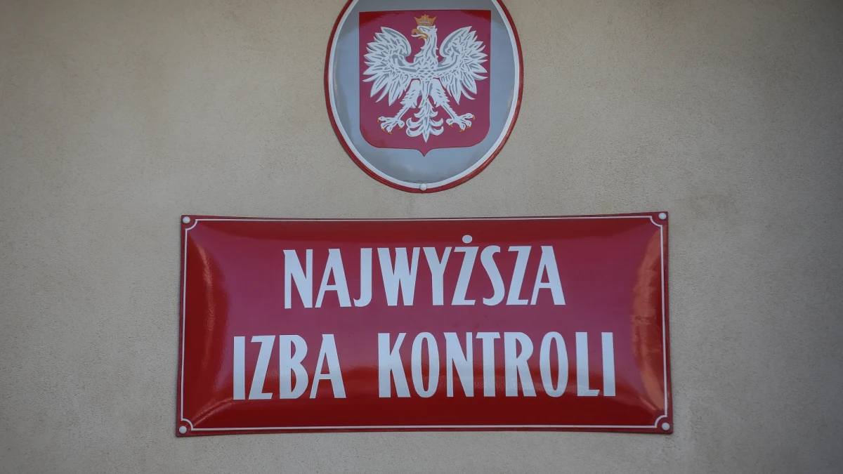 Do sądu trafił akt oskarżenia przeciwko prezesowi Najwyższej Izby Kontroli Krzysztofowi Kwiatkowskiemu, dawnemu baronowi PSL na Podkarpaciu Janowi B. i przeciwko kontrolerowi w rzeszowskiej delegaturze NIK Pawłowi A. Informację w tej sprawie przekazała Prokuratura Krajowa. Zarzuty dotyczą ustawiania konkursów na kierownicze stanowiska w NIK.