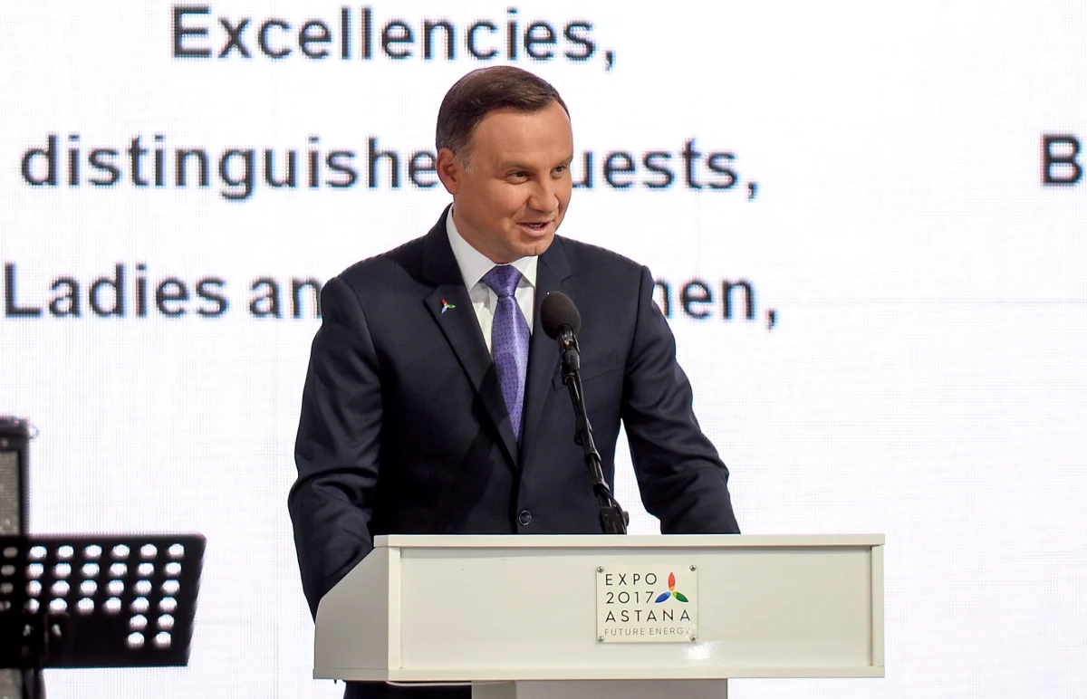 Sejmowa komisja sprawiedliwości prawdopodobnie nie zajmie się w przyszłym tygodniu wetami prezydenta Andrzeja Dudy do ustaw o Sądzie Najwyższym i KRS - powiedział jej przewodniczący Stanisław Piotrowicz (PiS). Dodał, że komisja ma na przyszły tydzień zaplanowane inne tematy.