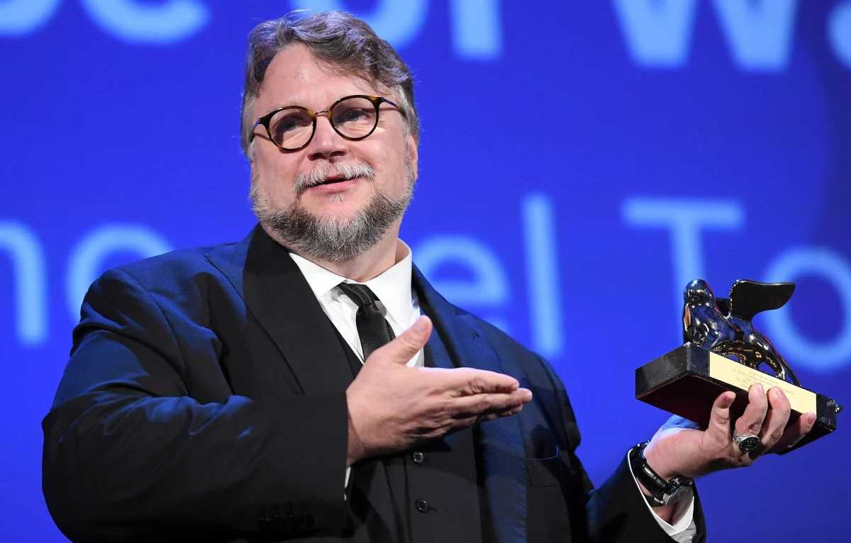 Amerykański film "The Shape of Water" w reżyserii Guillermo del Toro otrzymał Złotego Lwa na Międzynarodowym Festiwalu Filmowym w Wenecji. Nagrodę przyznało jury głównego konkursu, któremu przewodniczyła amerykańska aktorka Annette Bening. Jest i polski akcent festiwalu. Film "Książę i dybuk" w reżyserii Elwiry Niewiery i Piotra Rosołowskiego został wyróżniony jako najlepszy dokument o kinie. 