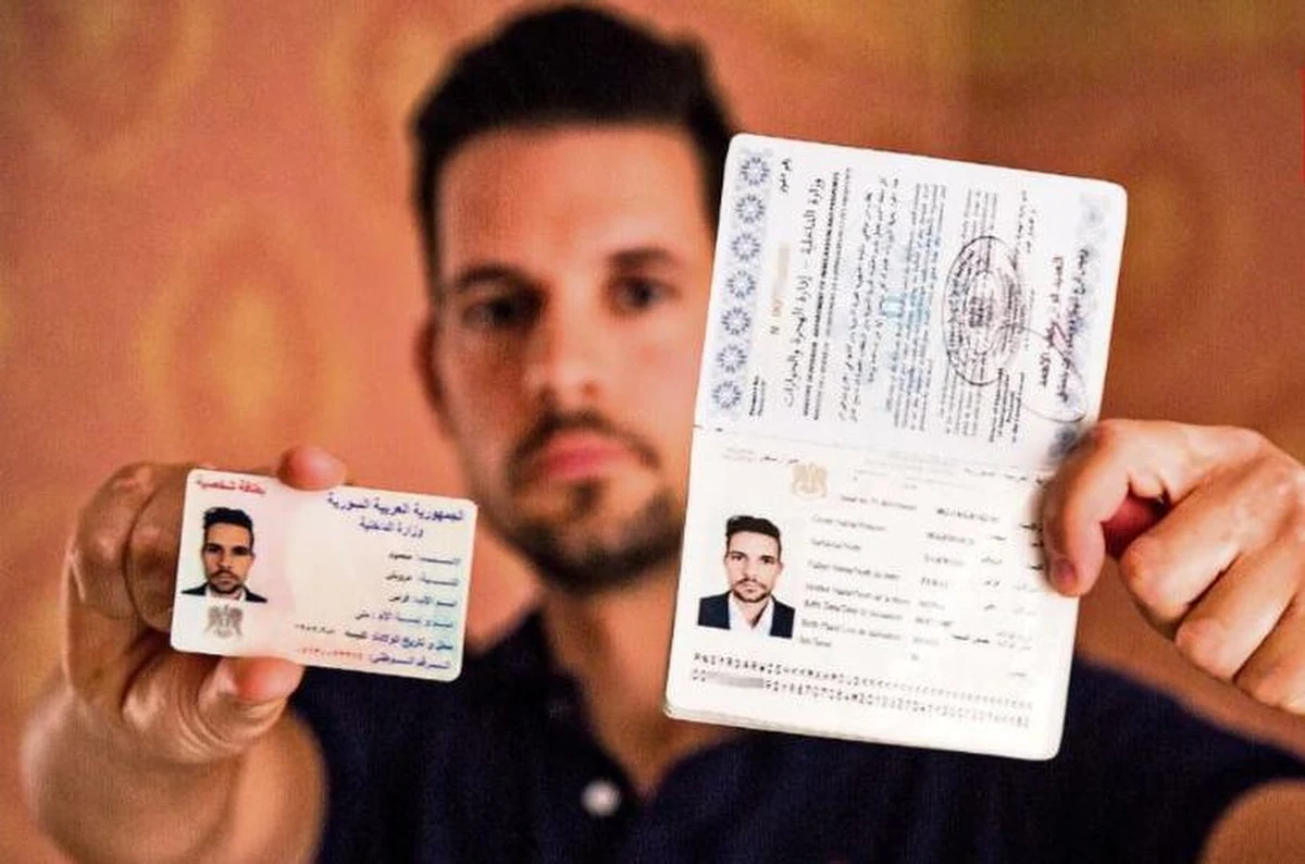 Ponad 11 000 tysięcy syryjskich paszportów miało wpaść w czasie wojny w Syrii w ręce tak zwanego Państwa Islamskiego. O tym, że terroryści mogli ich użyć, by przemycać do Europy swoich członków, pisze niemiecki dziennik "Bild am Sonntag". 