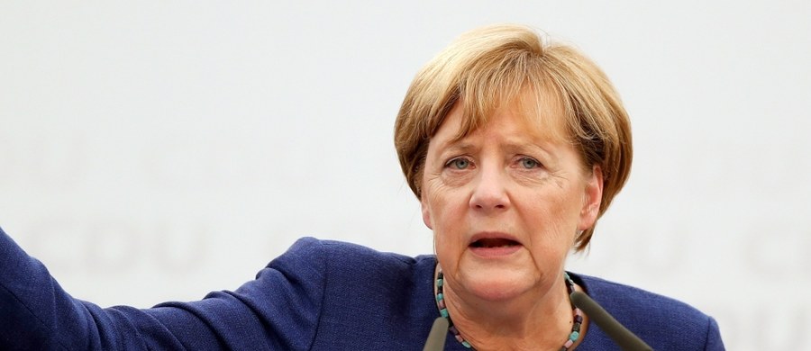 ​Rzecznik rządu Niemiec Steffen Seibert potwierdził, że kanclerz Angela Merkel jest gotowa na ewentualne rozmowy z Koreą Północną w celu pokojowego rozwiązania konfliktu. Szefowa rządu planuje rozmawiać o kryzysie z prezydentem Rosji Władimirem Putinem.