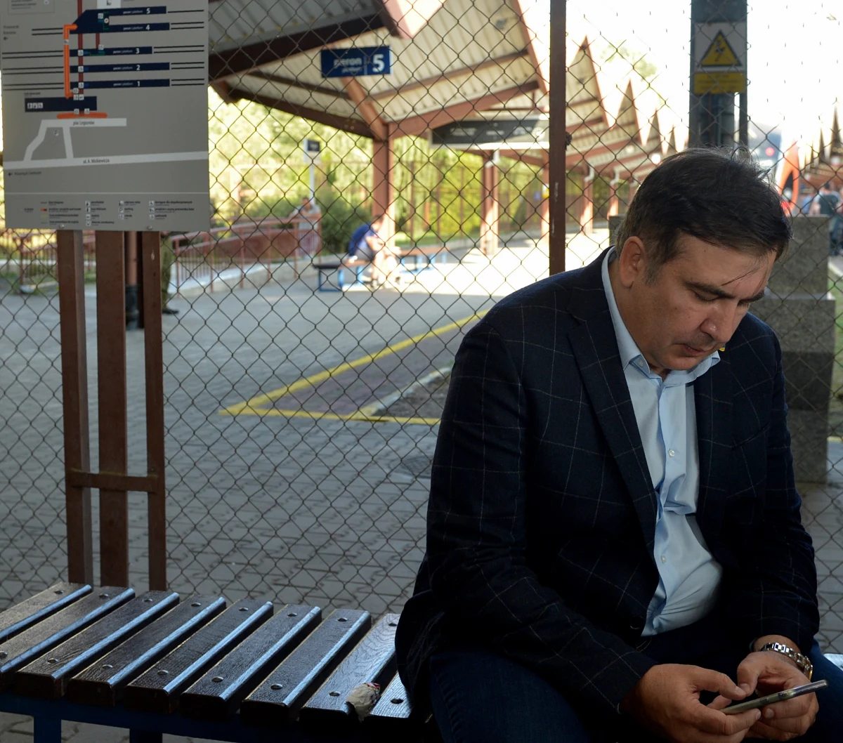 Pomoc w obaleniu prezydenta Petro Poroszenki, którego do tej pory bezkrytycznie wpierali prezydent Andrzej Duda i szef PiS Jarosław Kaczyński, nie tylko ośmiesza polską dyplomację, ale i jest niebezpieczna. 