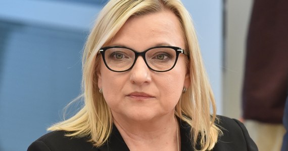 ​Groźba Komisji Europejskiej ws. relokacji uchodźców pokazuje bardzo szeroki front walki z Polską - oceniła w poniedziałek szefowa kancelarii premiera Beata Kempa. Jej zdaniem, Niemcy chcą dziś zrzucić na inne kraje UE odpowiedzialność za swoje decyzje ws. polityki migracyjnej.