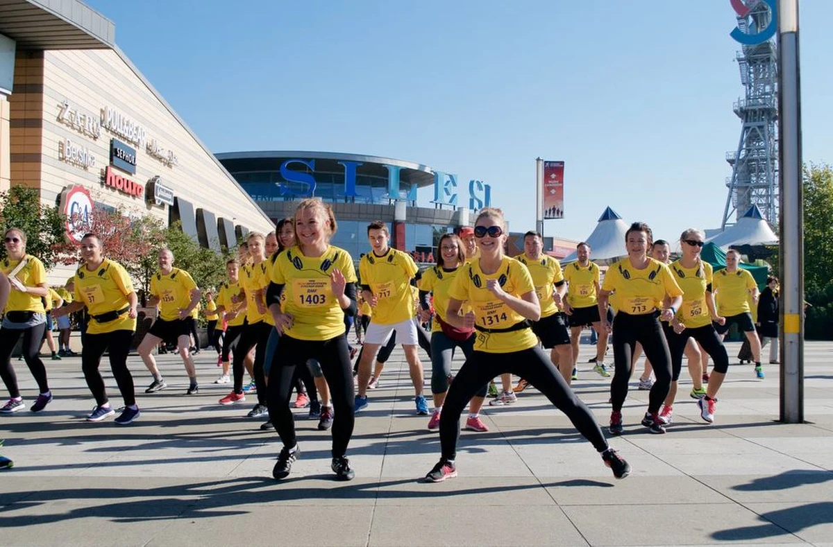 1 października na starcie staną uczestnicy kolejnej już edycji PKO Silesia Marathon – największej imprezy biegowej na Śląsku. Zapisy dla chętnych trwały od sierpnia. Organizatorzy przygotowali atrakcje dla sportowców, którzy będą rywalizować w maratonie i półmaratonie oraz dla tych, którzy dzień przed główną imprezą, będą chcieli się zmierzyć z trasą Mini Silesia Marathonu. Do wygrania jest m.in. puchar Radia RMF FM. 