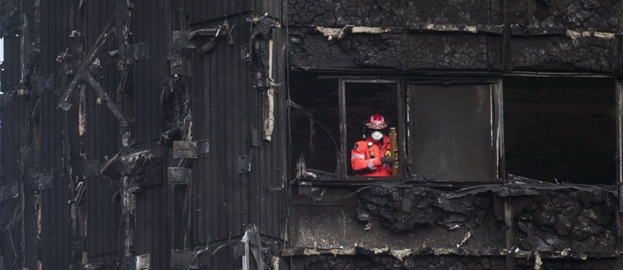 Londyńska policja wszczęła dochodzenie w sprawie kradzieży w Grenfell Tower. W czerwcu tego roku w pożarze wieżowca zginęło co najmniej 80 osób. Według doniesień brytyjskich mediów, sześć dni po pożarze z jednego z ocalanych mieszkań skradziono pieniądze. 