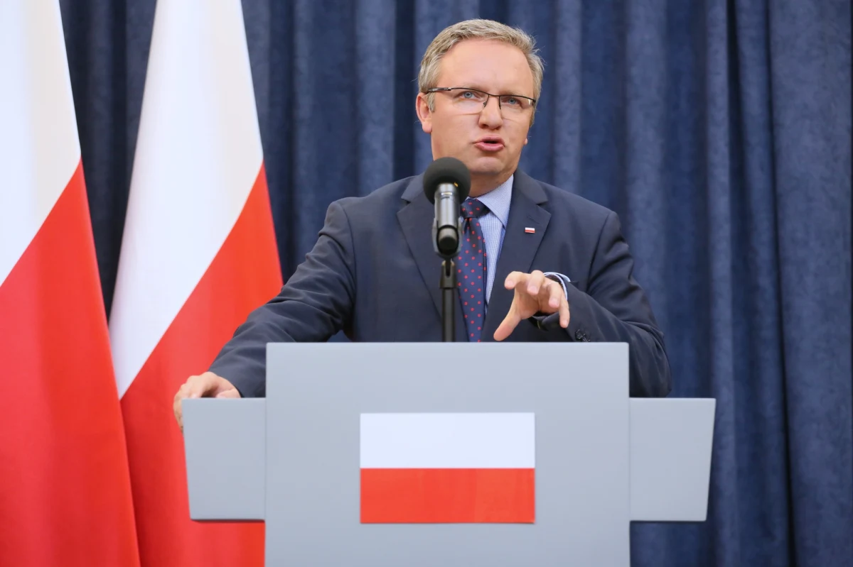 Szef kancelarii prezydenta RP Krzysztof Szczerski powiedział podczas spotkania w Niemieckim Towarzystwie Polityki Zagranicznej (DGAP) w Berlinie, że sprawa reparacji jest moralnie niepodważalna. "Nie ma jeszcze stanowiska rządu w tej sprawie" - dodał.