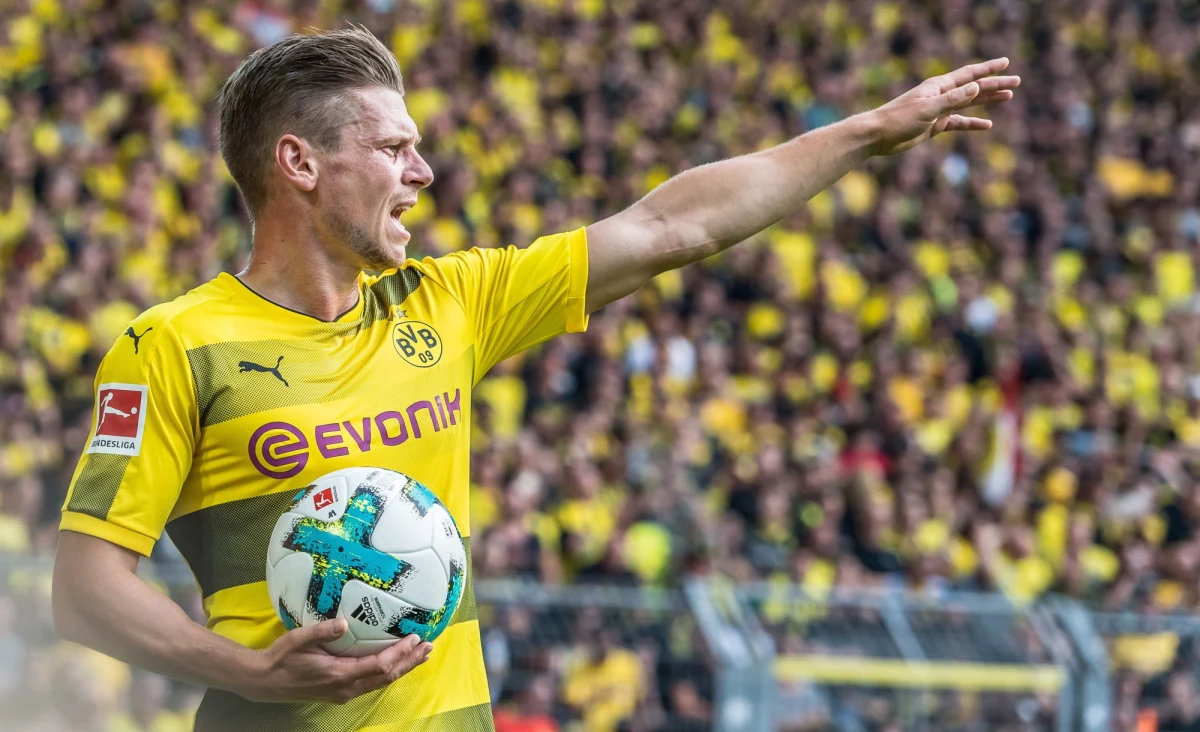 Przed nami kolejny wieczór z Ligą Mistrzów: będzie ciekawie i to z kilku względów. Przede wszystkim na murawie możemy zobaczyć kilku Polaków: Łukasza Piszczka, Kamila Glika, Arkadiusza Milika i Piotra Zielińskiego. Nie każdy z Polaków ma jednak takie same szanse na pojawienie się na boisku.