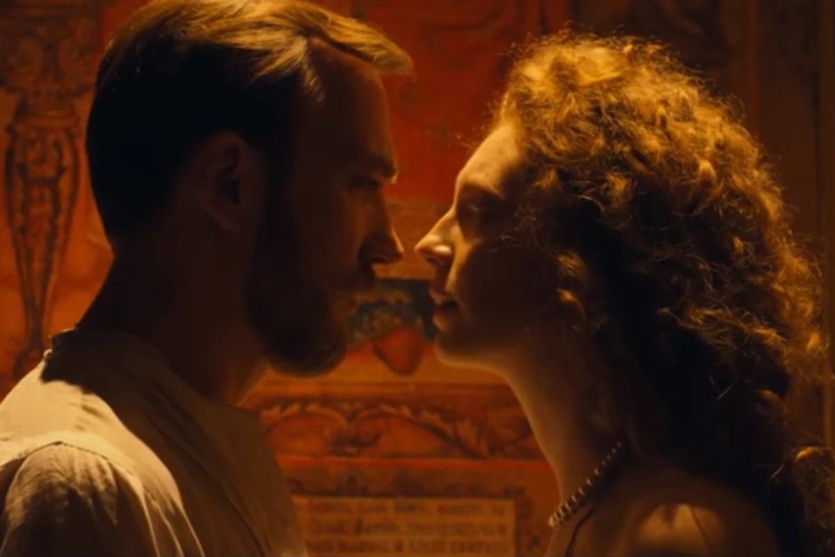 ​Rosyjska sieć kinowa, która zrezygnowała z pokazów filmu "Matylda" o Mikołaju II i Matyldzie Krzesińskiej, ogłosiła w środę, że jej kina otrzymywały groźby podpaleń. Minister kultury Władimir Miedinski nazwał próby nacisków na kina bezprawiem i cenzurą.