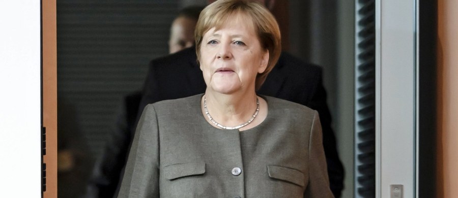​Niemiecka partia Alternatywa dla Niemiec (AfD) obarczyła kanclerz Angelę Merkel osobistą winą za zamachy terrorystyczne. Na otwartej w środę, na półtora tygodnia przed wyborami do Bundestagu stronie internetowej eurosceptycy zarzucają Merkel wiarołomstwo.