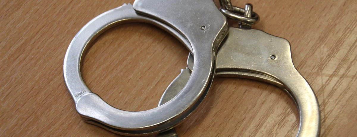 Wysoki urzędnik ukraińskich kolei państwowych Ukrzaliznycia został zatrzymany przez Służbę Bezpieczeństwa Ukrainy (SBU) podczas przyjmowania łapówki w wysokości 70 tysięcy dolarów. Prokurator Generalny Ukrainy Jurij Łucenko oświadczył, że jest to obywatel Polski. ​"Zatrzymany został mianowany przez poprzednie kierownictwo Ukrzaliznyci" - napisał na Facebooku.