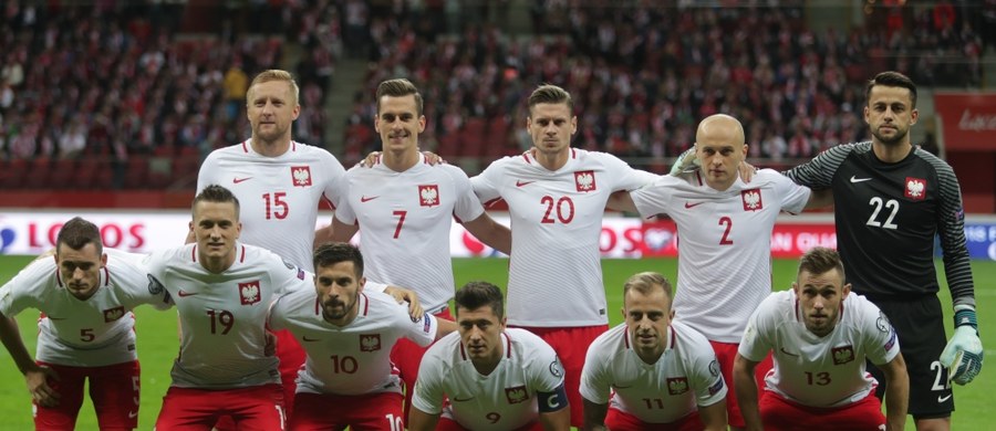 ​Reprezentacja Polski spadła z najwyższego w historii, piątego miejsca na szóste w rankingu Międzynarodowej Federacji Piłki Nożnej (FIFA). Nowymi liderami zostali mistrzowie świata Niemcy, a za nimi plasują się Brazylijczycy i mistrzowie Europy Portugalczycy.