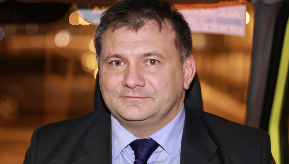 Przerzucanie na prezesów sądów odpowiedzialności za działania dyrektorów sądów to nieporozumienie - tak rzecznik Krajowej Rady Sądownictwa Waldemar Żurek komentuje komunikat resortu sprawiedliwości. Odwołanie prezesów krakowskich sądów ministerstwo powiązało z zatrzymaniem dyrektorów tych sądów w związku z podejrzeniami korupcji. 