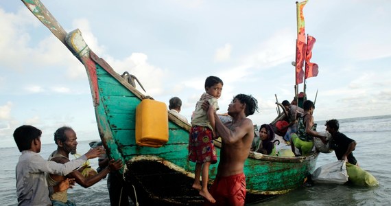 ​240 tysięcy dzieci znajduje się wśród blisko 400 tysięcy muzułmańskich Rohingja, którzy uciekli z birmańskiego stanu Rakhine (Arakan) do sąsiedniego Bangladeszu w ciągu minionych trzech tygodni - poinformował UNICEF.
