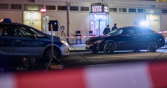 W nocy doszło do strzelaniny w stolicy Niemiec, Berlinie. Strzały padły na ulicy przed jednym z klubów disco. Nie żyje jedna osoba, a trzy zostały ranne. "Nie znamy motywów sprawców, nie wiemy, kim są" – oświadczyła policja.